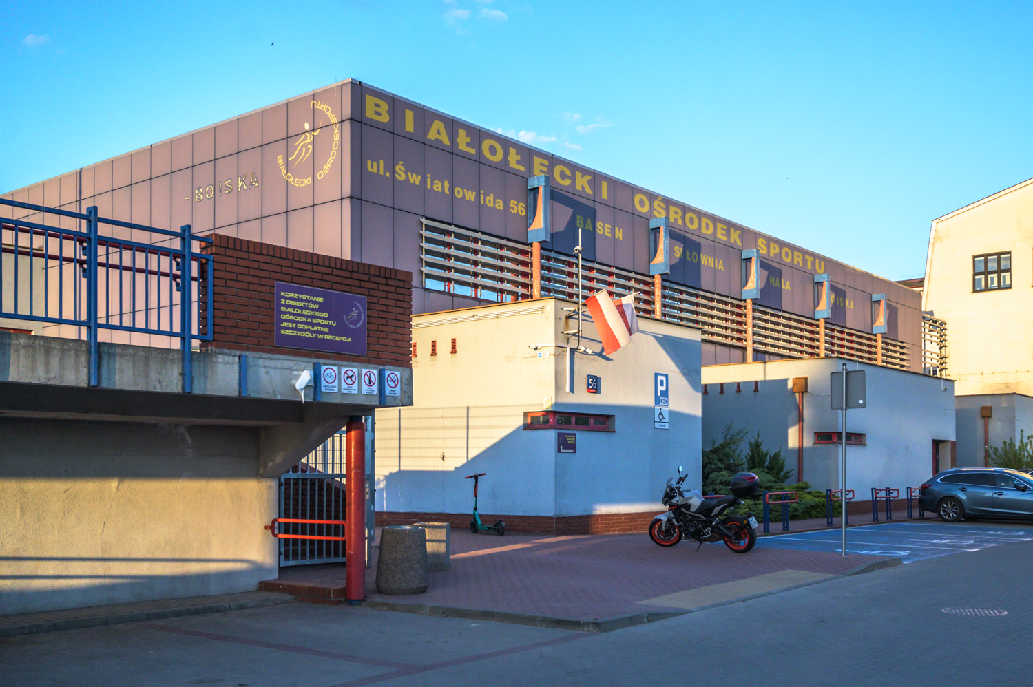 Zdjęcie architektury budynku Szkoła Podstawowa nr 344 im. Powstania Warszawskiego - rozbudowa